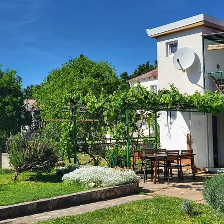 Centar Paklenica Apartment Seline